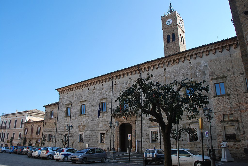Palais des ducs d'Acquaviva