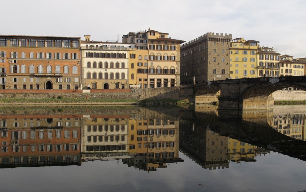 L'Arno à Florence au niveau du pont Santa Trinita