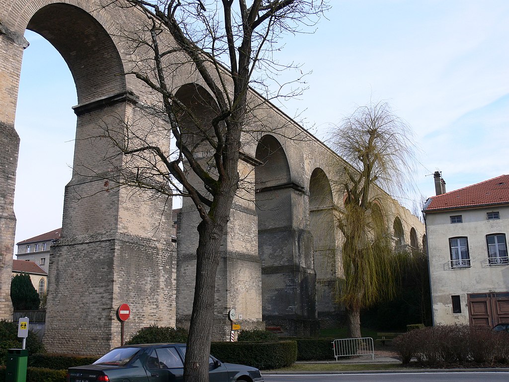 Aqueduc à Jouy-aux-Arches