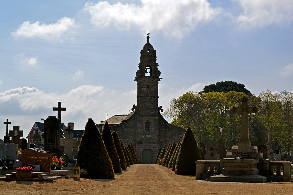 Eglise Saint-Pierre et le cimetière