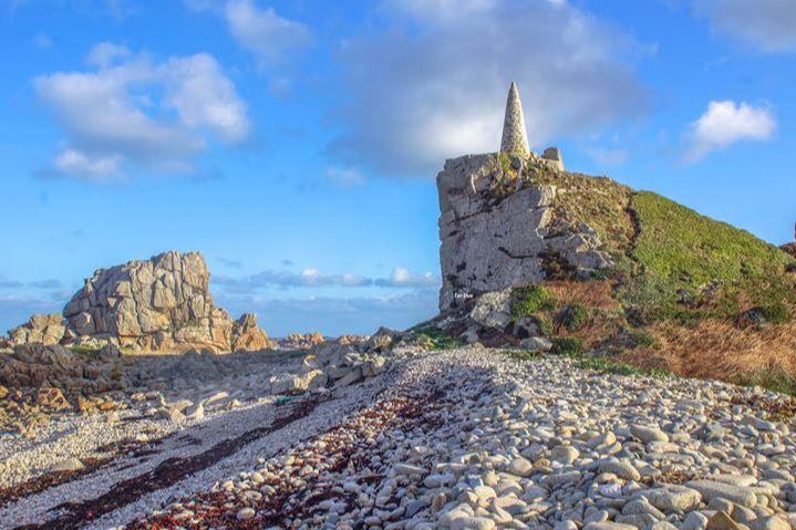 L'amer de l'île du Château-Neuf