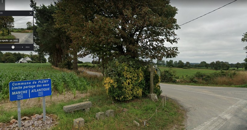 Croix au lieu-dit "le Houx"