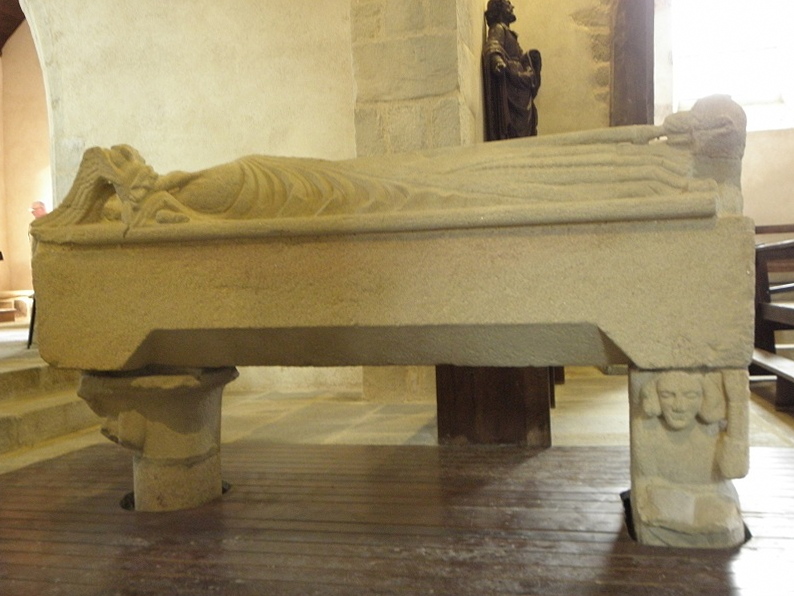 Le tombeau de Saint Lunaire